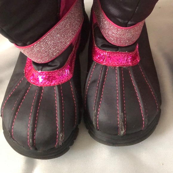 Minnie Mouse, sequins, snow, suede glitter boots - Picture 15 of 16